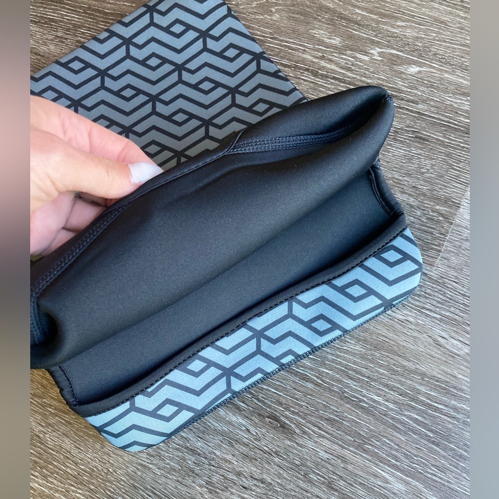 HP 14" Chroma CMF Geo Soft Sleeve SHR66AV iPad Chromebook Laptop Cover